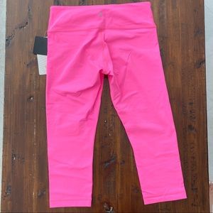 🍋Lululemon NWT Zing Pink Crops Size 8 Brand New